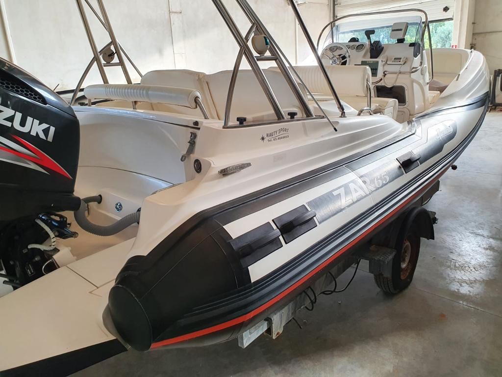 <<< VENDUTO >>> ZAR 65 SUITE XL + SUZUKI 225 HP<br><a href=dettaglio.aspx?Id=57 >VAI ALLA SCHEDA</a>